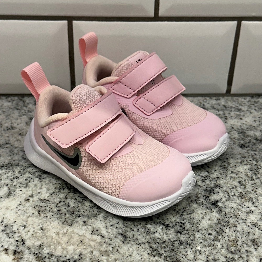 Nike Toddler 4C Star Runner 3 Sneaker Pink Foam Hook Loop Sporty Athletic walker